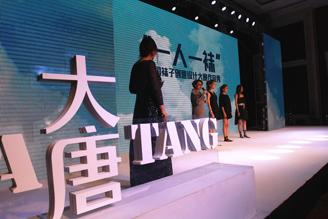 現(xiàn)代主臥室裝修效果圖打造舒適宜居的私密空間-第1張圖片-上海古都建筑設(shè)計(jì)集團(tuán)